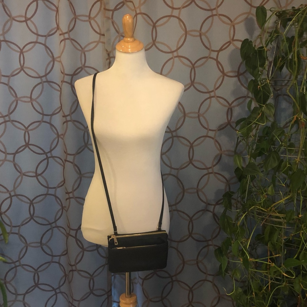 Safe Keeper Black Pebbled Small Crossbody Purse